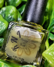 Load image into Gallery viewer, Miracle GrowTH Cuticle & Nail Oil - 9ml Bottle