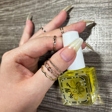 Load image into Gallery viewer, Miracle GrowTH Cuticle & Nail Oil - 15ml Bottle
