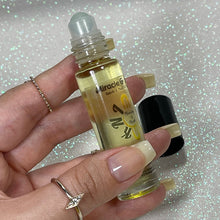 Load image into Gallery viewer, Miracle Roller || Miracle GrowTH Cuticle & Nail Oil || 10 ml Rollerball Applicator
